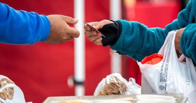 Trump calls for one-year cap on credit card interest rates at 10%