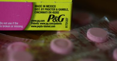 Procter & Gamble earnings top estimates, but shrinking demand weighs on sales