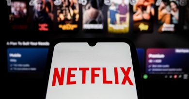 Netflix posts narrow earnings beat, reports 325 million global subscribers