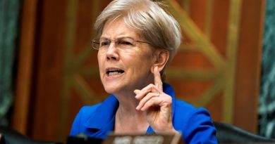 Sen. Warren says Trump called her to work on credit card interest rate caps
