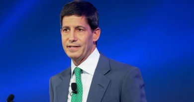 Trump officially nominates Kevin Warsh as Fed chair to replace Jerome Powell