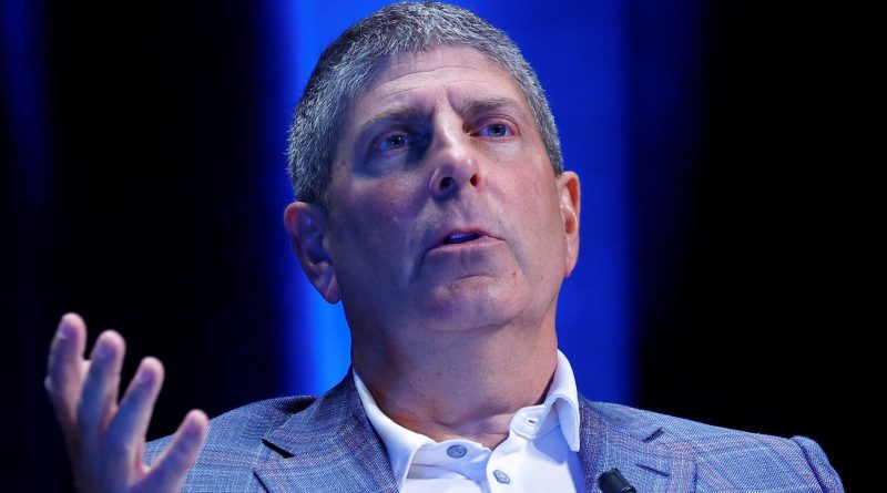 Jeff Shell leaves Paramount after allegations of SEC violations; company calls claims