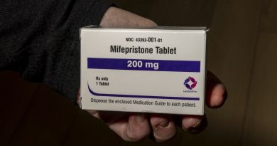 Supreme Court temporarily lifts mail ban on abortion pill mifepristone